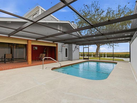 3rd image of 2487 Sunset Vista Dr