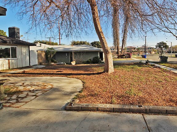 Large front lawn area