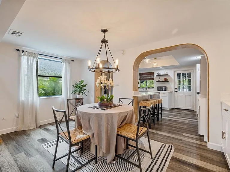 1411 E Henry Ave — Photo 8