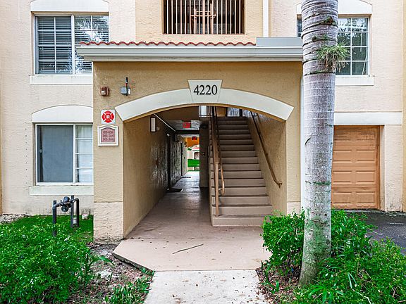 4th image of 4220 San Marino Boulevard #303