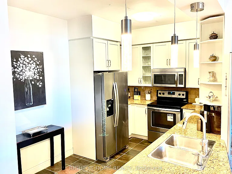 28 William Carson Cres #Penthouse 23 — Photo 6