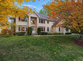 419 River Run Dr, Saint Joseph, MI 49085