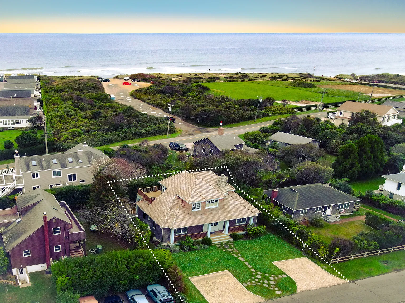 Gorgeous Ditch Plains Home With Close Proximity To The Ocean — Photo 1