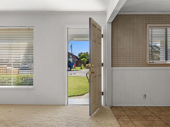 5th image of 741 Real Ave