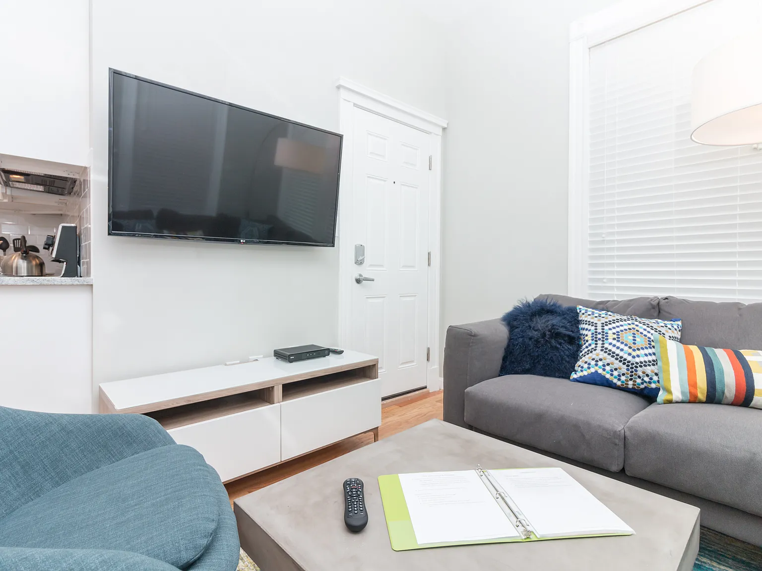 1 bed, 1100 sqft, $1,225 — Photo 3