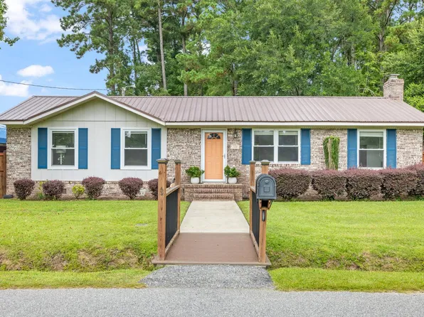 100 Ballentine St, Moncks Corner, SC 29461