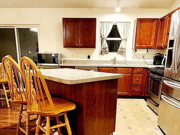 2nd image of 3764 Fountain Cove Ln