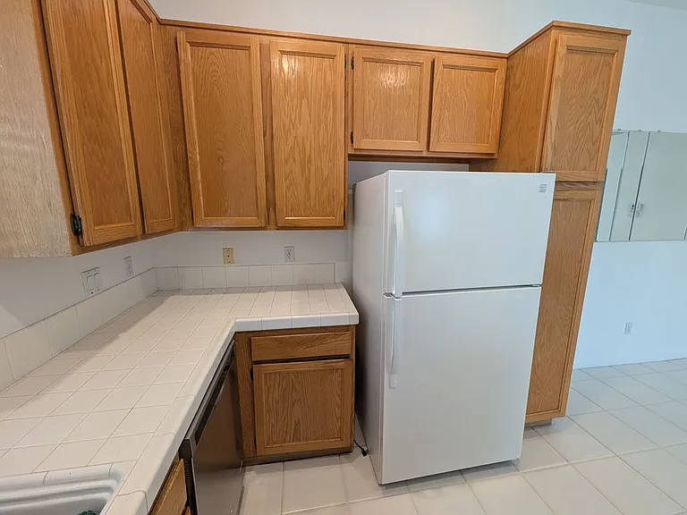 154 California Ct — Photo 11