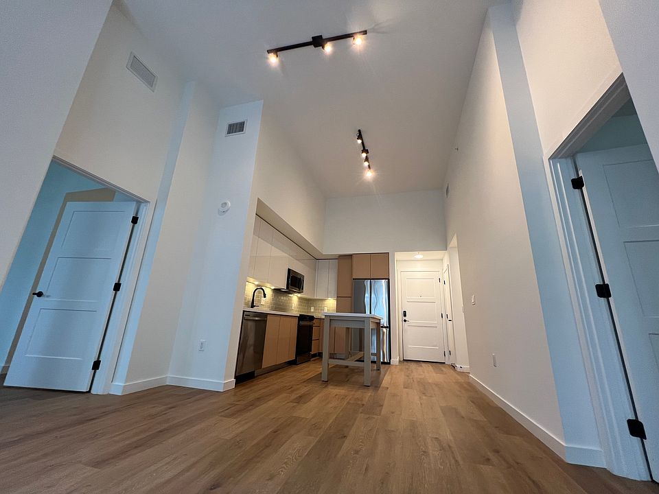 1st image of 1654 NE 124th St #701