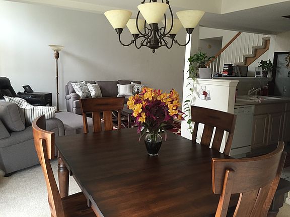 4th image of 10387 Oakwood Ct