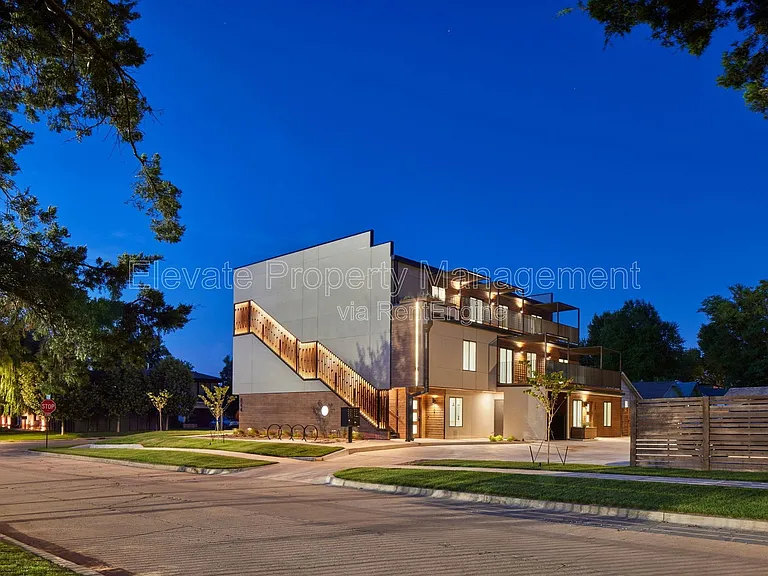 844 NW 43rd St #202 — Photo 36