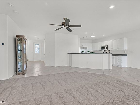 5th image of 2426 Bedford Park Dr