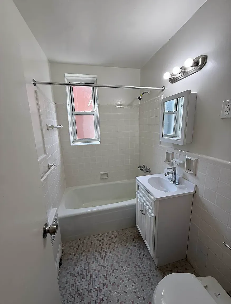 310 Lenox Road — Photo 3