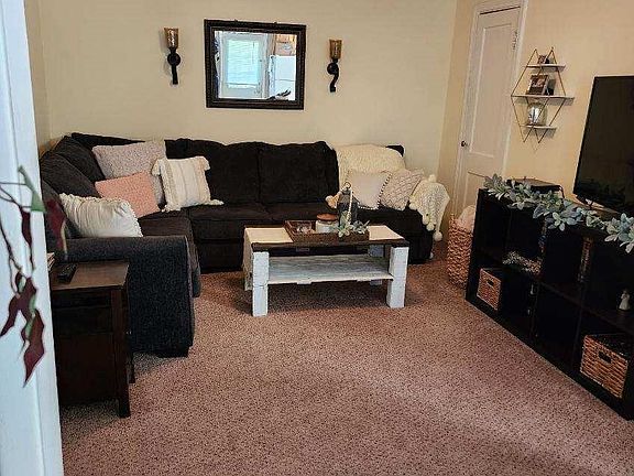 5th image of 117 High St APT 1