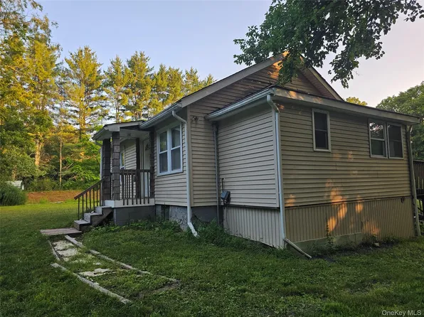 11 Philcox Road, Middletown, NY 10940