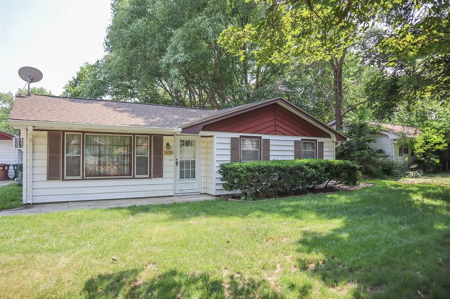 19155 W Janet Ave photo 1