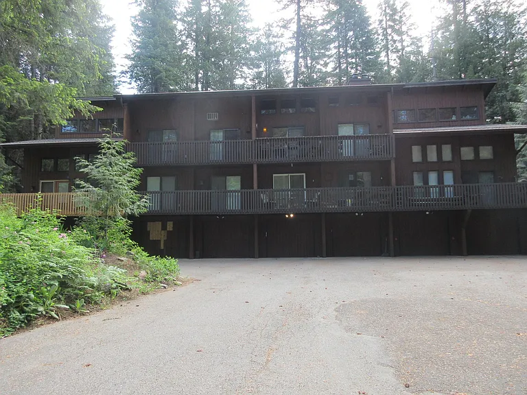 21515 N Village Blvd #5 — Photo 3