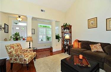 5th image of 1002 Coronet Ln
