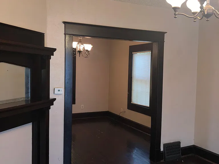 1820 Clarendon Ave — Photo 27