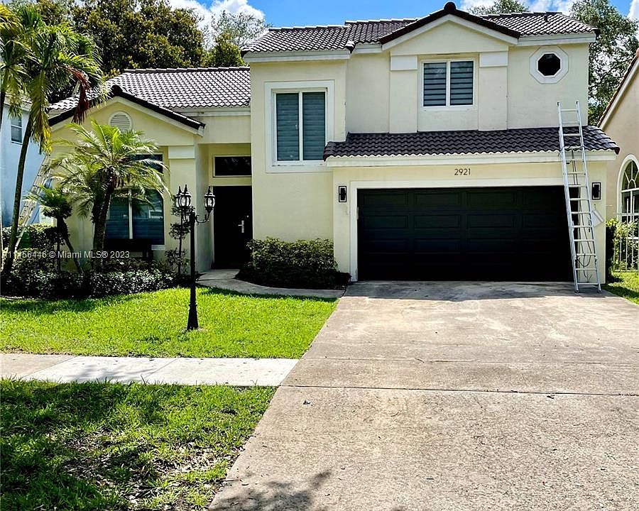 1st image of 2921 Bogota Ave