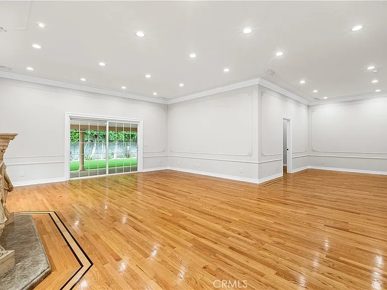 6508 Mammoth Ave — Photo 6