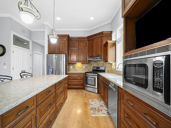5th image of 1604 Bellevue BOULEVARD