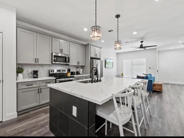 8634 Scott St, Houston, TX 77051