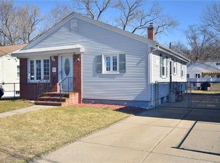 33 Ballston Ave, Pawtucket, RI 02861
