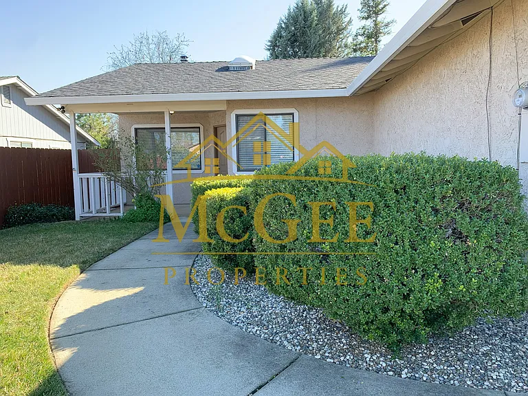 881 Spaniel Dr — Photo 2