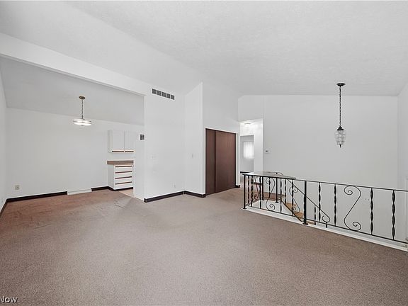 3rd image of 1320 Carnegie Ave