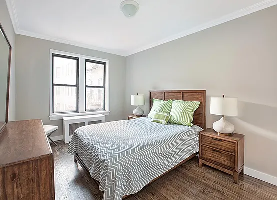 Sold by Warburg | media 4