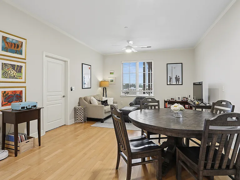7707 Bluebonnet Blvd #321 — Photo 6