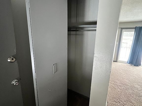 4th image of 2440 Shaker Ct #5