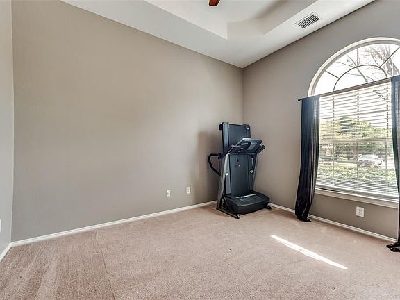 5th image of 7304 Oak Leaf Dr