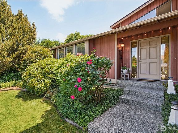 2nd image of 23812 138th Avenue SE