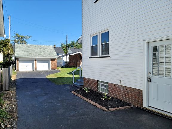 2nd image of 2073 Lincoln Ave