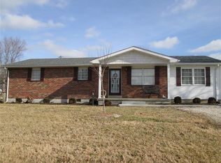 9826 Winchester Rd, Clay City, KY 40312