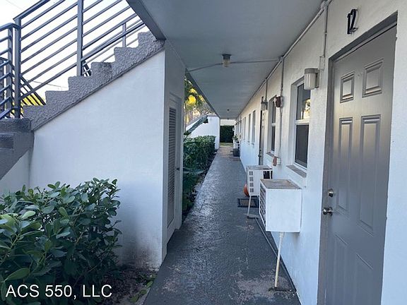 3rd image of 550 NE 20th St #10520838