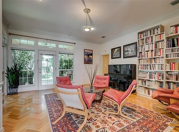 5th image of 2200 Golden Gate Cir