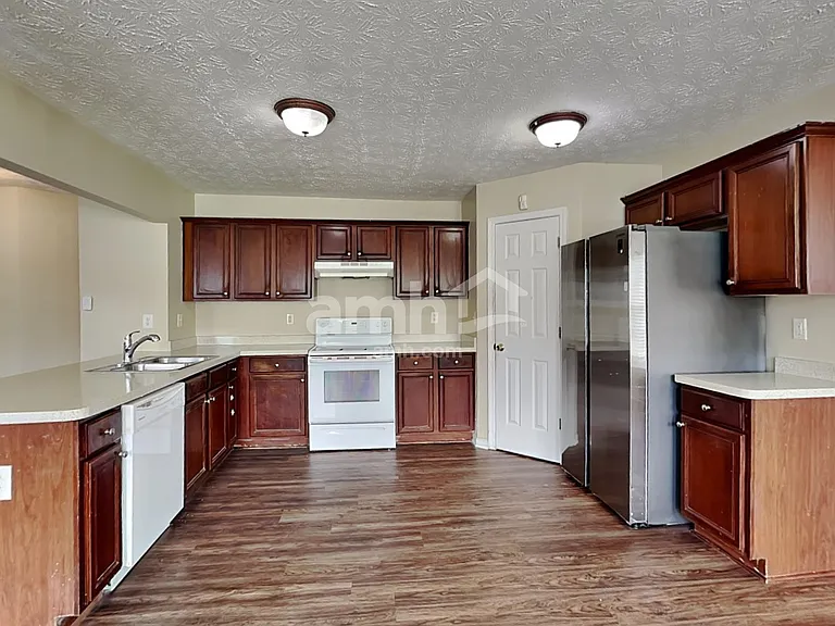 3341 Kittery Dr — Photo 3