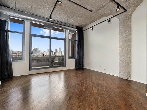 3rd image of 900 N Kingsbury St APT 700