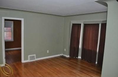 4th image of 15582 Markese Ave