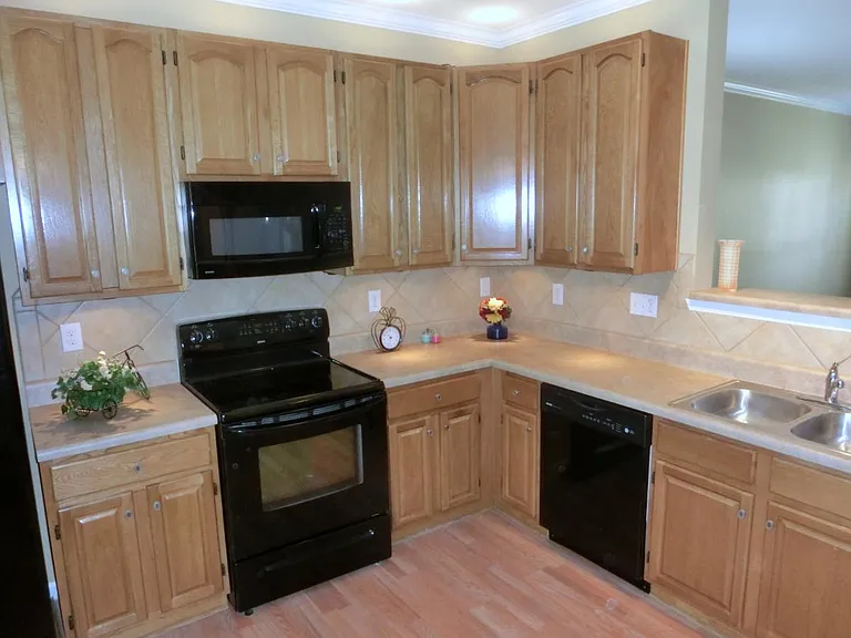 15713 Lakepoint Forest Dr — Photo 17