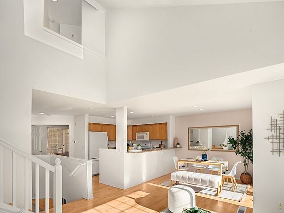 2nd image of 18544 NE 57th Street