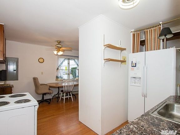 4th image of 214 Hudson Ave