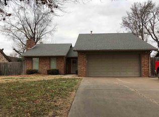 1910 Hunters Hill Dr, Enid, OK 73703