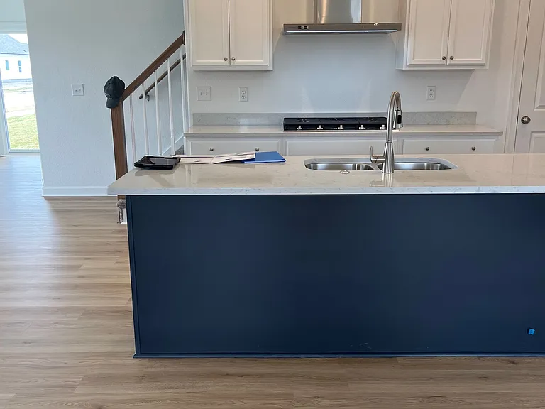 210 Ryker Rd E — Photo 3