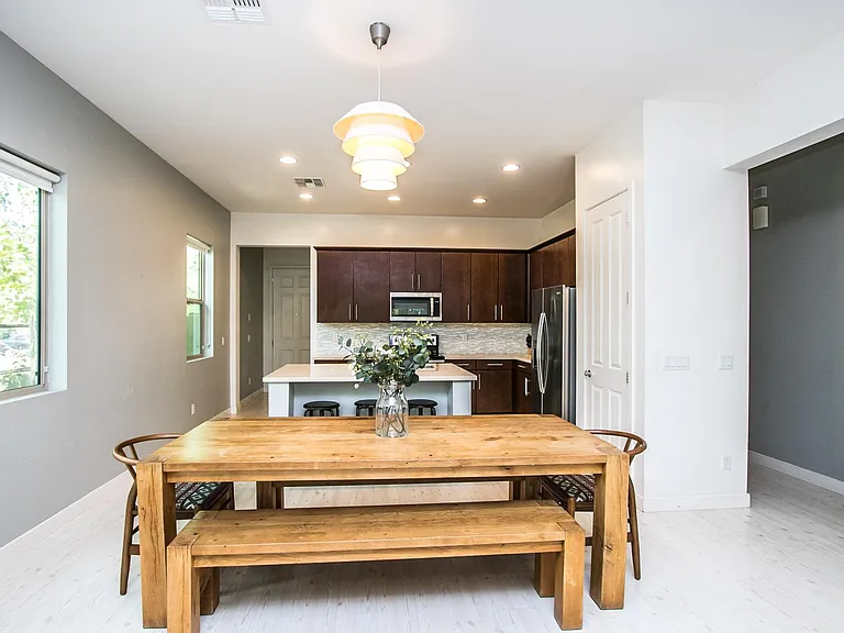 1441 E Hummingbird Way — Photo 5