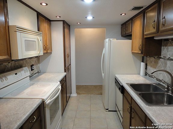4th image of 5014 La Barranca St