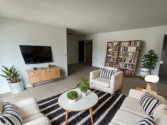 2nd image of 215 E Arbor Ave #2B-2Ba-1031Sqft